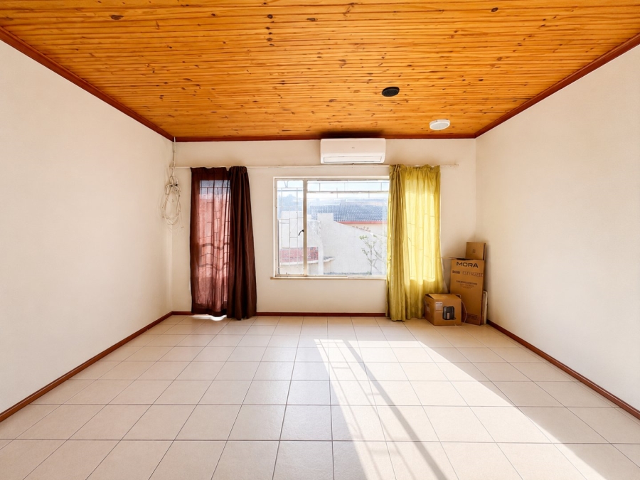 4 Bedroom Property for Sale in Pellissier Free State